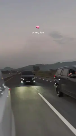 laki-laki dan pikirannya🥺