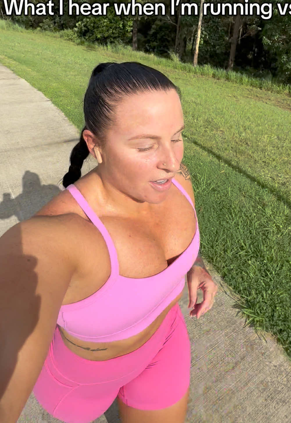 🤭 Thankfully I can’t hear myself  #runningtok #runningcommunity #runninggirls #runner #slowrunner #runslow 