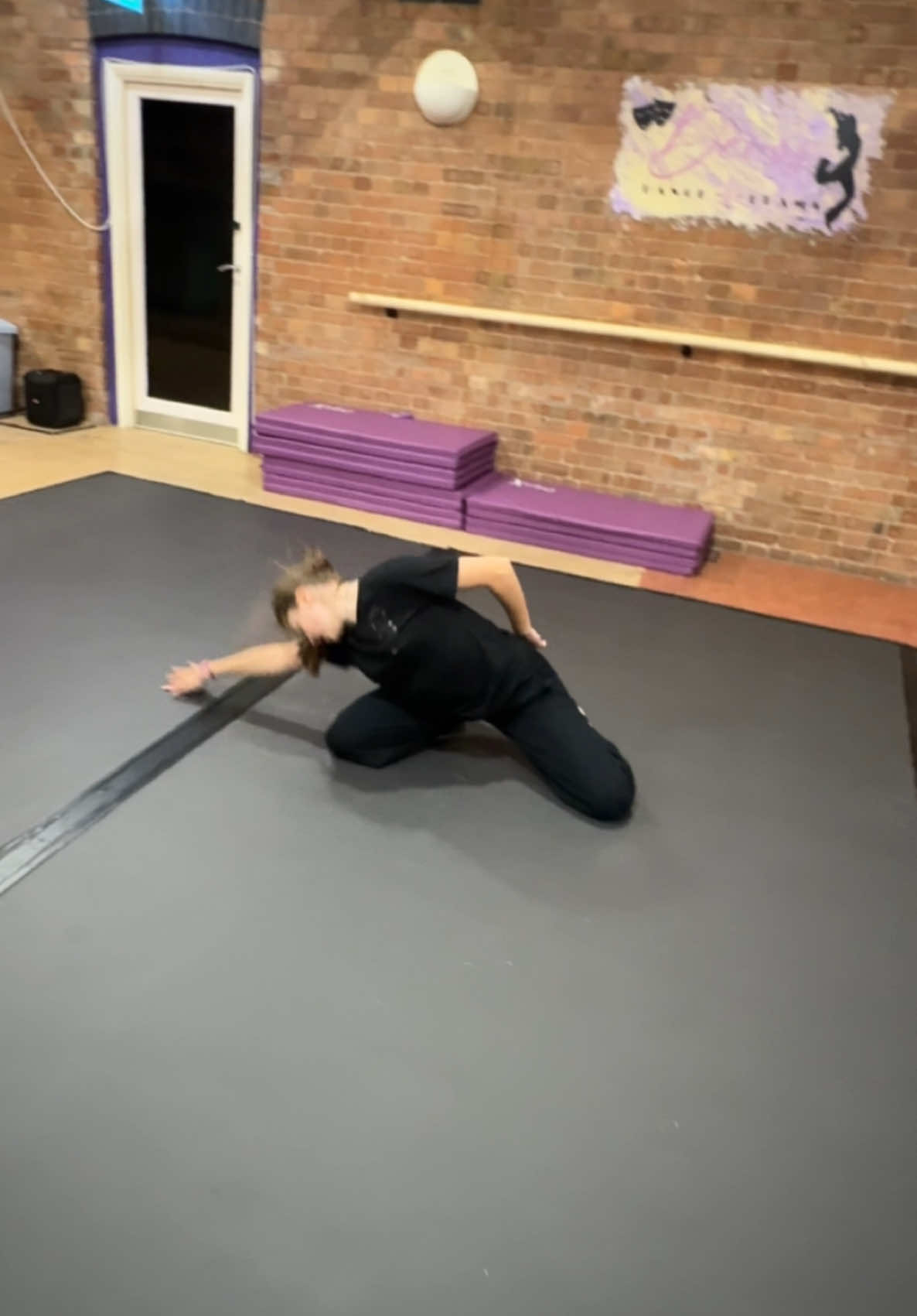 I’m the one you want. It’s me. It’s meeeeeeeeeee ✨ 💚 #wicked #dance #dancer #defyinggravity #defyinggravitychallenge #danceteacher #devosdance #devosdancer #devosdancestudios 