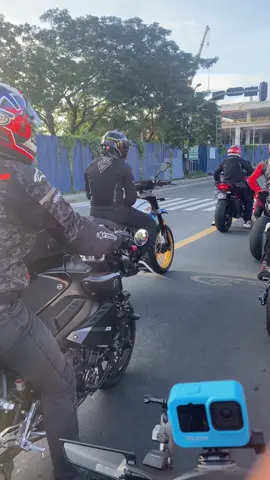 Hahahaha nanliit r15 ko pota naging e bike eh😂#biketok #fypage #fypシ゚ #yamaha #ducati #bmw #FrankieA #workingstudent #bistay #malupiton 