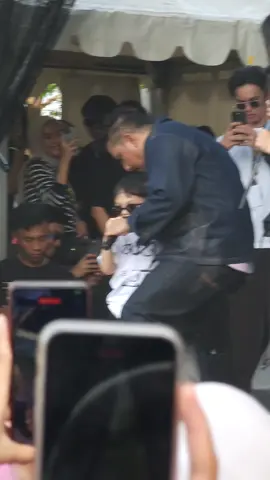 viral udah inimah bang viral wkwkwk @salpriadi_  #salpriadi #mesramesraannyakecilkecilandulu #sejakbarat #konsermusik #konserjakarta 