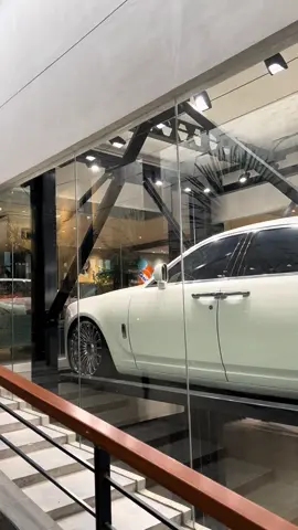Sesekali real car. #cars #carsoftiktok #coffeeshop #fyp #surabaya 