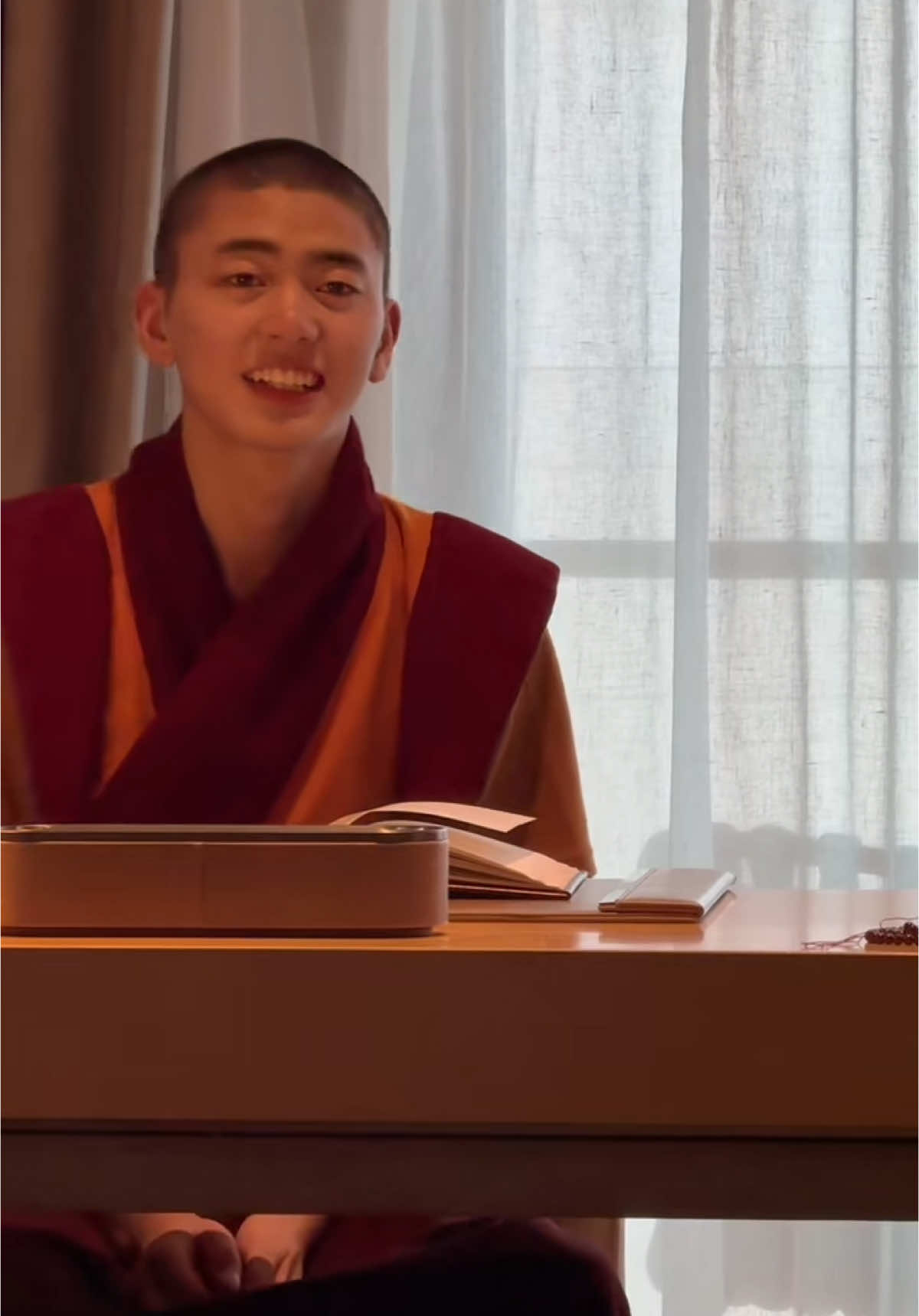 幸福不是财富，也不是名气，而是来源于你对生活的一种态度。