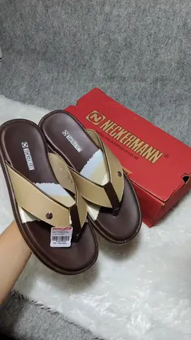 Neckermann sandal pria original lagi turun hrg dari 169rbu jdi 100rbu aja #sandal #sandalpria #sandalkulit #sandalneckermann #sandalneckermannpria #sandalneckermanoriginal #sandaloriginal #neckermann #sandaljepit #lagiturunharga #diskon 