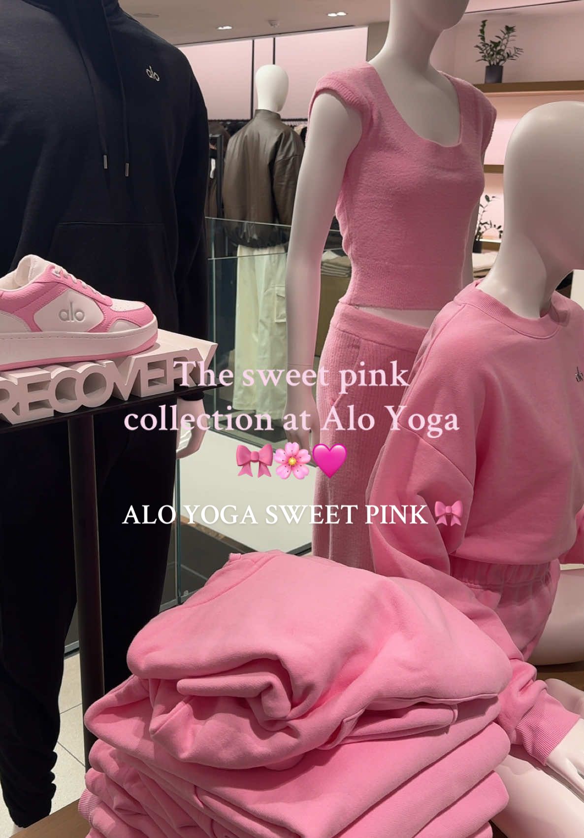 I need all of it 🎀  #aloyoga #pinkgymfit #alo #londonlife #gymoutfit #wellnessgirl #pilates #pilatesprincess #wellnesstok @Alo Yoga 