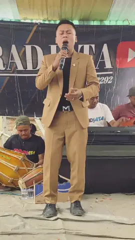 Lihat masa masa sd lagu ini hits sekali #gerengsengkeun #dangdutkoplo2022 #radjataentertainment #hiburanviral #dangduttiktok #dangdutgarut #indraradjata #fyp 