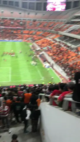 “jangan datang lagi datang lagi kamu kalah lagii” #persijajakarta #curvanord 