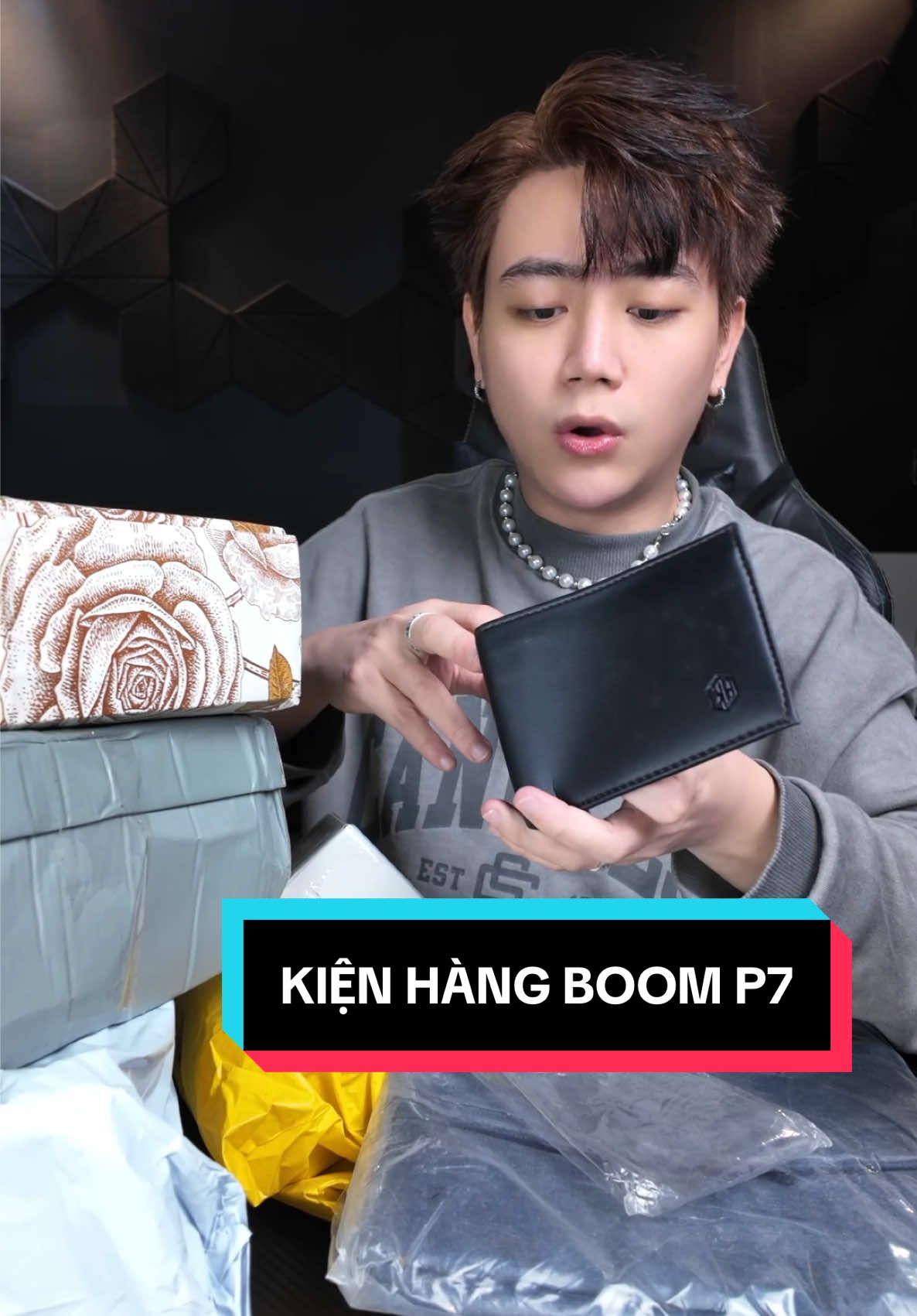 Lần đầu tiên unbox kiện hàng boom có đơn hàng 1900 , chời ơi cứu tui 😱 #minhtrireviewcosaonoivay #minhtrireview 