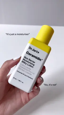 ✨ Ready to give your skin the ultimate TLC? Dr. Jart+ Ceramidin Skin Barrier Moisturising Milky Lotion is your go-to for bouncy and hydrated skin! 💧 💛 Packed with 5-Cera Complex™ to strengthen your skin barrier 💛 Lightweight milky texture that absorbs like a dream 💛 Locks in moisture for 24-hour hydration Shop now via link in bio. #drjartmalaysia #drjart #ceramidin #skinbarrier #sensitiveskin #barriercare #skincare #skincareroutine
