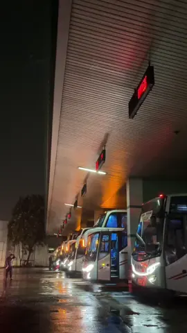 #budiman #busbudiman #crewbuspariwisata #fyp #fypage 