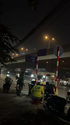 Xin lỗi , đã xuất hiện tại thời điểm Anh chưa có gì... #langthanghanoi #chill #hanoi #xh #xuhuongtiktok 