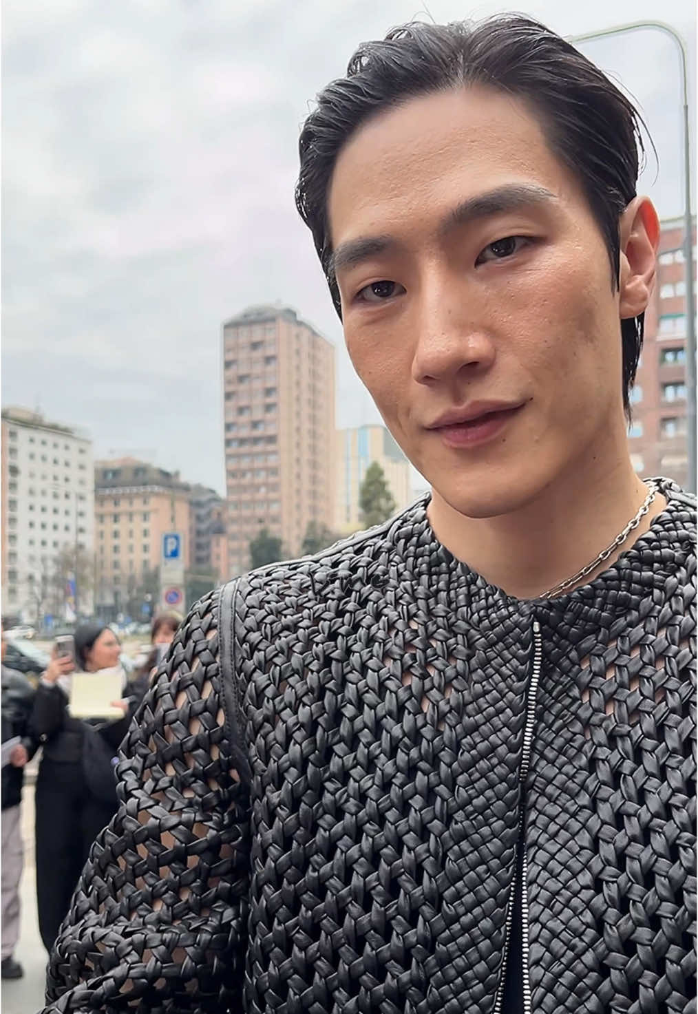 I was too stunned to speak because he was starring at me🫠 #노상현 #NohSangHyun #DGFW25 #DolceGabbana #NohSangHyunxDolceGabbana #fyp #foryou #koreanactor 