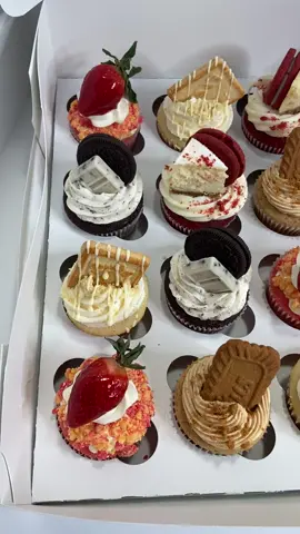Cupcakes of the Month Strawberry Crunch/ Banana Pudding Oreos Biscoff Red Velvet Cheesecake  • • #cupcakesoftiktok #cupcakesoftheday #strawberrycrunch #biscoffcookies #biscoff #newyorkbaker #cupcakedecorating #bananapudding #redvelvet #redvelvetcake #oreocupcakes 