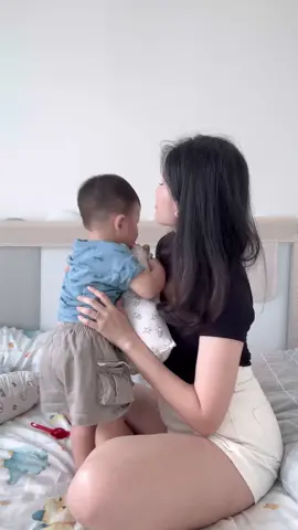 tips bayi wangi seharian😗 + bonus hangat dan tahan nyamuk hingga 10 jam loh! yuk cobain @navilababy telon oil #motherhood #tipsbayi #barangbayi #stimulasibayi #stimulasianak 