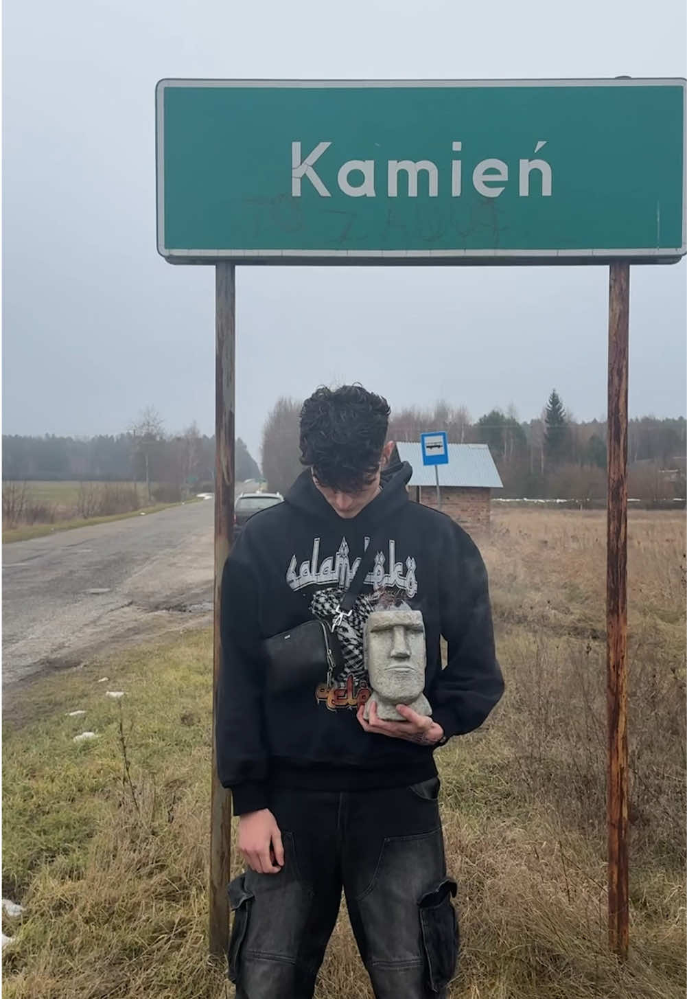 🗿