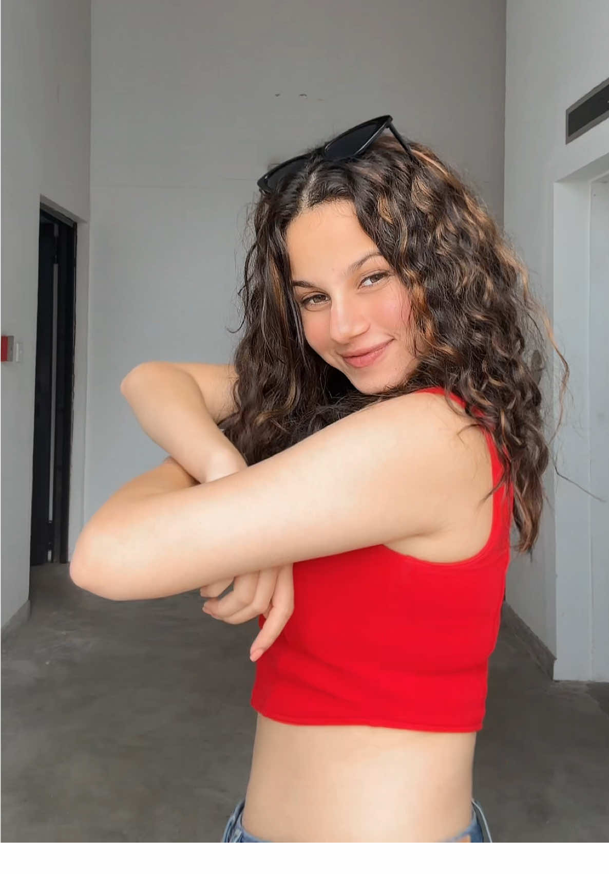Im into youuu ♥️ #fypシ #viral #srilanka🇱🇰 #curlyhair #dance 