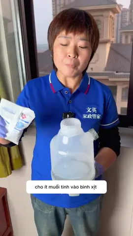 Mẹo vệ sinh cửa kính đón tết đơn giản#tips #meovat #meovatcuocsong #tiktokmademebuyit #xuhuong #fyp #meohay #tet #vesinhnhacua 