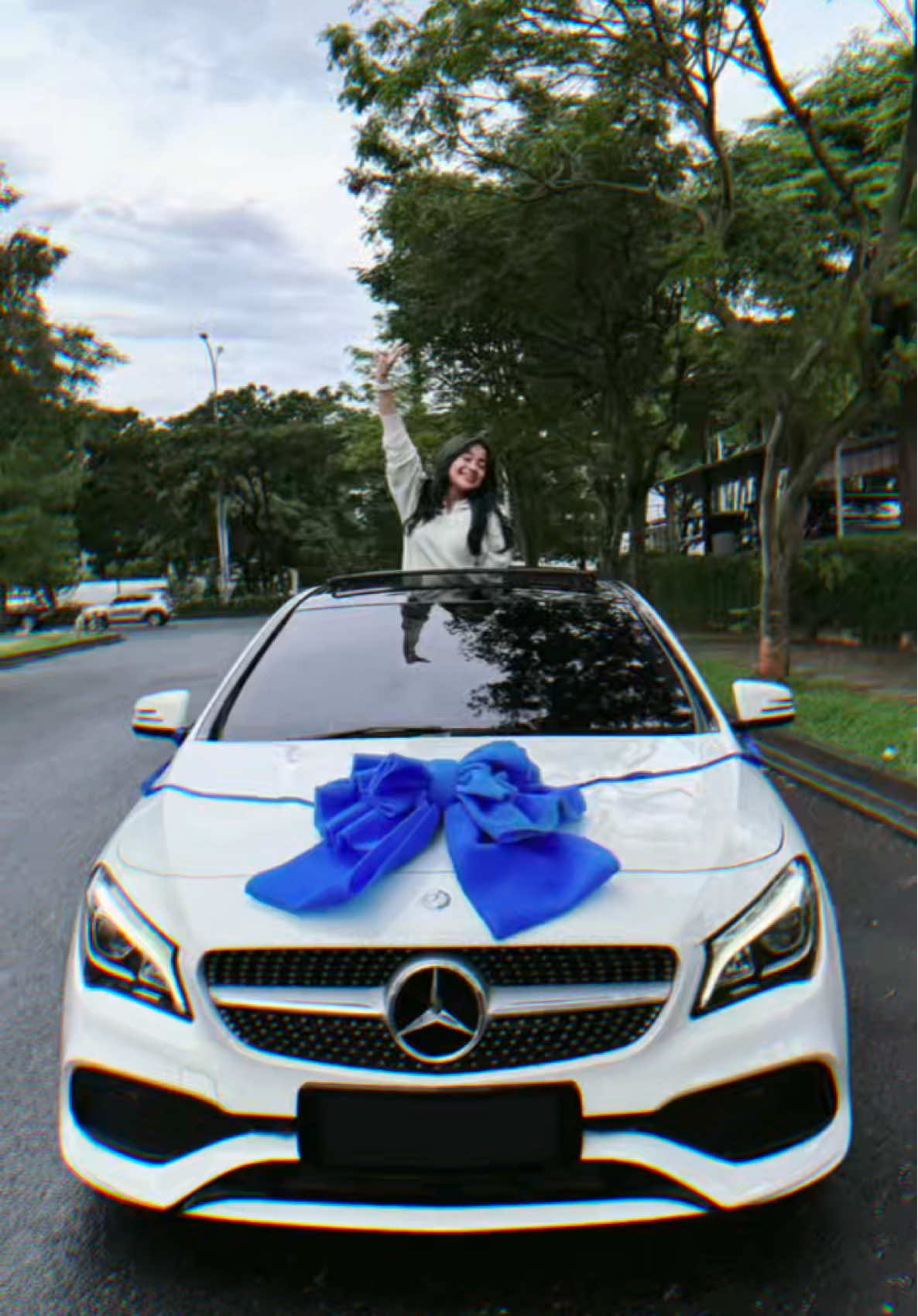 Siapa sangkaa yg katanya si manja ternyata bisa beli mobil di umur 24 huihihi. Tapi emg ga lepas dari kekuatan doa ibu ku yg selalu minta supaya aku dimudahkan dalam segalanya biar bisa memanjakan diri sendiri terus guys🥹🥰 MasyaAllah tabarakallah🤲🏻