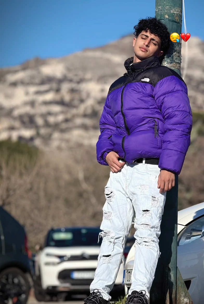 ونتي يا غربه عزاب وي مرار💔😪 #الغربه_وايامها_ربنا_يهونها #الغربه_وأوجاعها #الغربه_مره🖤💔  #Waleed_alloll1☝🏻🤴🏻   