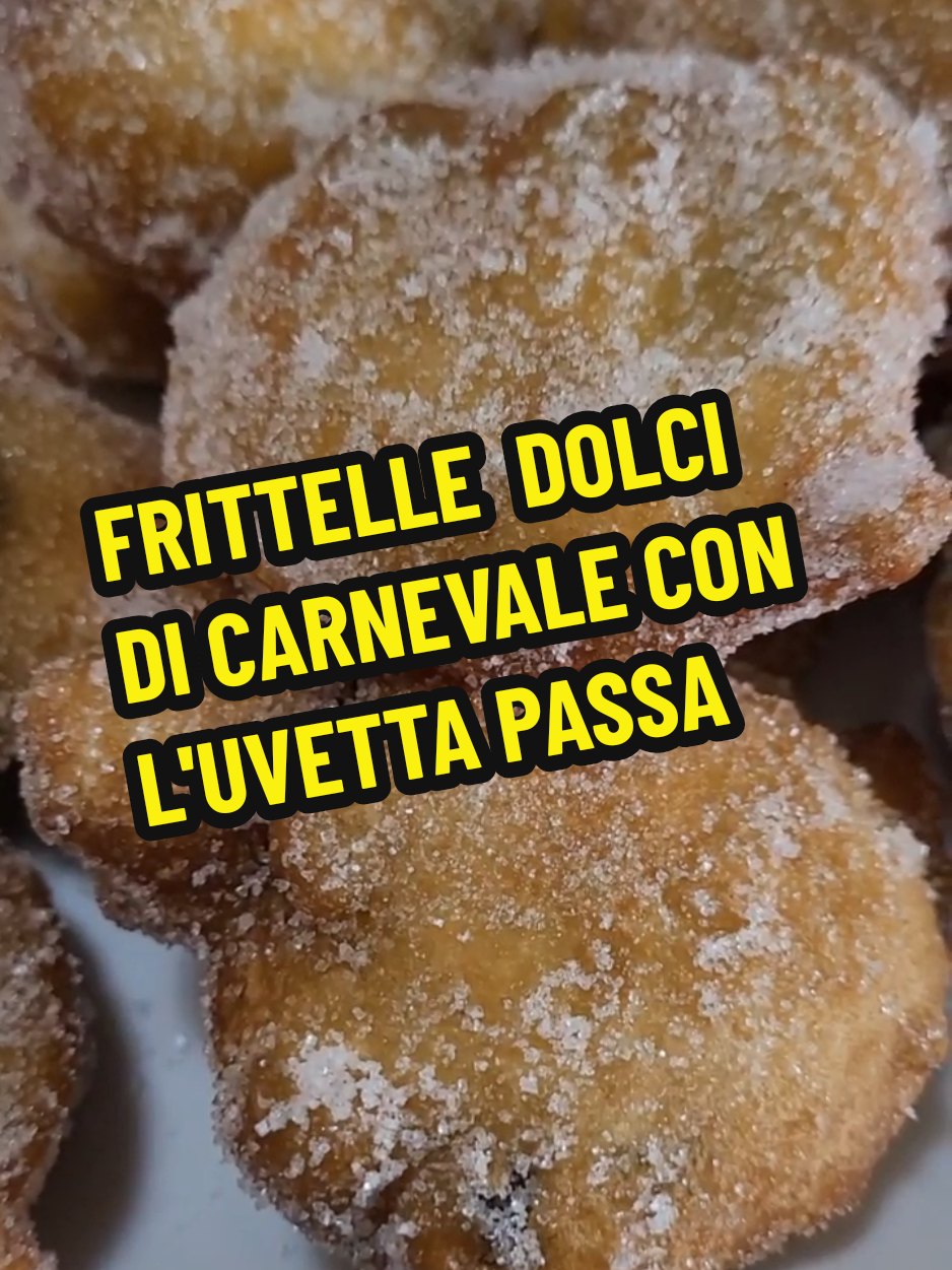 PROFUMATISSIME E APPETITOSE, VI ASSICURO CHE FANNO GOLA A TUTTI LE FRITTELLE DI CARNEVALE, OGGLI LE HO FATTE CON L'UVETTA🥰  📌 INGREDIENTI:  270G FARINA 00 + 2 CUCCHIAI  90ML LATTE  15G LIEVITO DI BIRRA FRESCO  1 CUCCHIAINO DI MIELE  1 UOVO INTERO  20G DI ZUCCHERO  150ML ACQUA  1 GRATTUGGIATA DI LIMONE  1 BUSTINA DI VANILLINA  80G UVETTA AMMOLLATA NEL MARSALA E NEL WHISKY  3 CUCCHIAI DI BAGNA DELL'UVETTA  1 TAPPINO DI RUM  ABBONDANTE OLIO PER FRIGGERE  #piattoriccomicificco  #lacucinadigilda  #gildarella  #andiamoneiperte 
