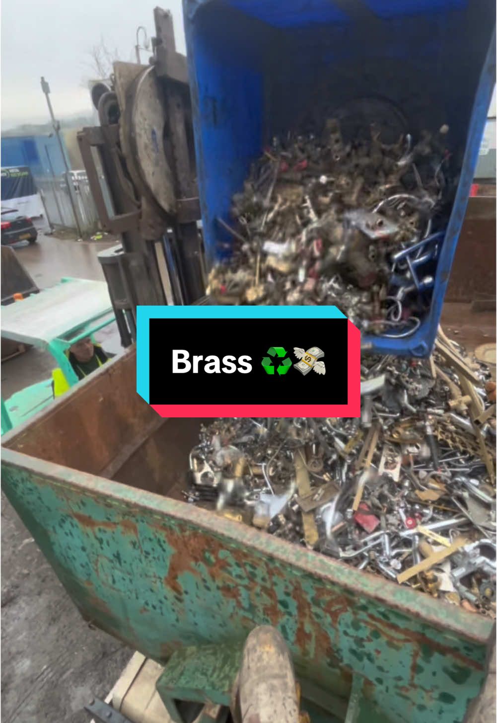 Off with last weeks brass 💸♻️ #coppergraft #brass #brassrecycling #copper #recyle #monarch #gold 