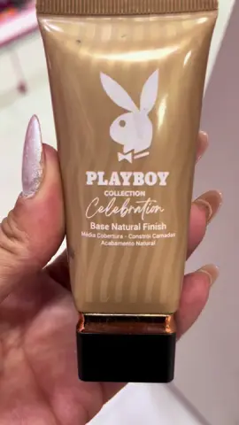 Indicação de bases  durante a semana, começando com essa da Playboy na cor 05, ela tem acabamento natural, média cobertura e constrói camadas. #viral_video #monetizartiktok #makeup 