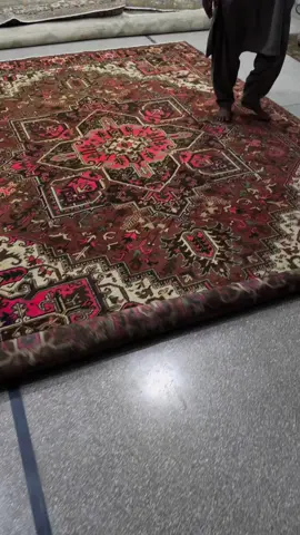 Persian Heriz Rugs beautiful medallion pattern best choice for your interior  #orientalrugs #herizrugs #afghanrugs  #rugsale #northwestrugs #tabrizrugs #ejaz_khan15 #rugnrugs1976 #oushakrug #persianrugs  #ruglife  #rugsale #shippingworldwide🌍✈️  #interiordecorating #interiordesign #therugshow #decoratedrug #vintagerugs #homedecoration #artsrugshow #halimagazine  #rugnrugs #rugstore #dropshipping #luxuryrugs #rugstore #ruglove 