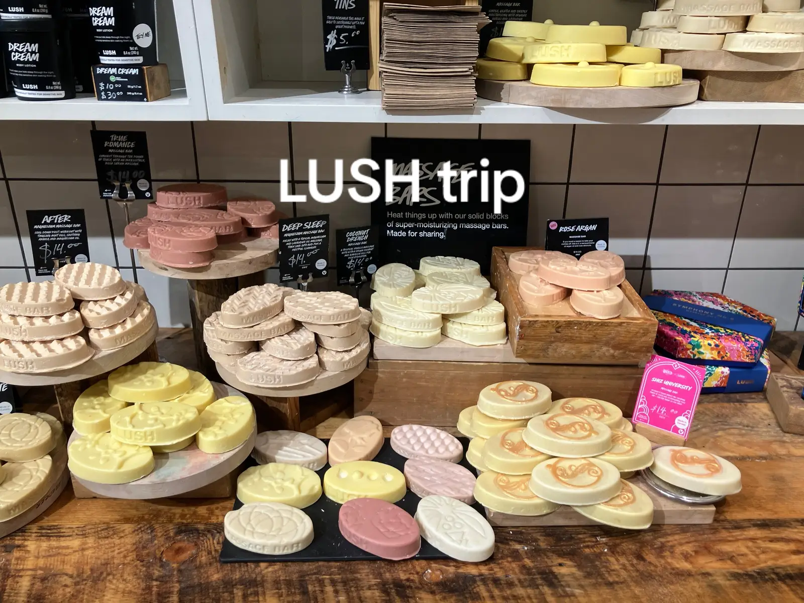 Only fools rush in! #lushcosmetics  I took a trip today for some inspo because my plasticology is still incomplete. We went for the god father of #ecofriendlyproducts  Not only is it brilliant, but smells halfway down the mall calling my name 🫴