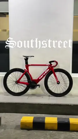 caden / cervelo t4 #fixedgearphilippines #cervelot4 #southstreet #fyp @Cadez 