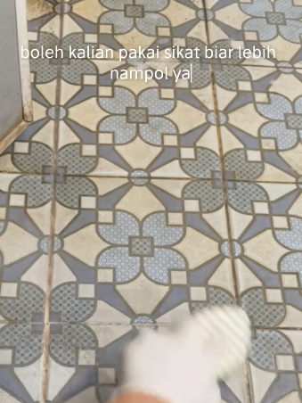 Pushclean cairan pembersih untuk membersihkan kerak porselen dan toilet rumah