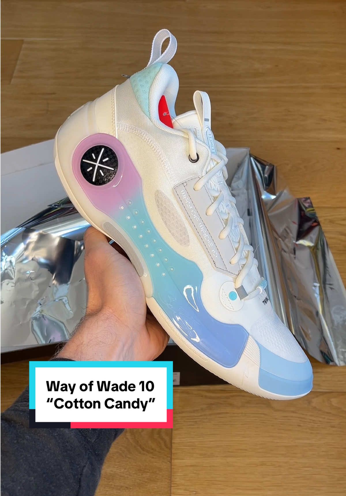 A cotton candy colorway for the Way of Wade 10 🍬 @Wayofwadeofficial  #basketballshoes #wayofwade #wayofwade10 #asmrunboxing 