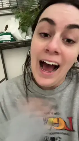 HELPPP. IS ANYONE ELSE THIS WAYYY!?? #bladdercontrol 