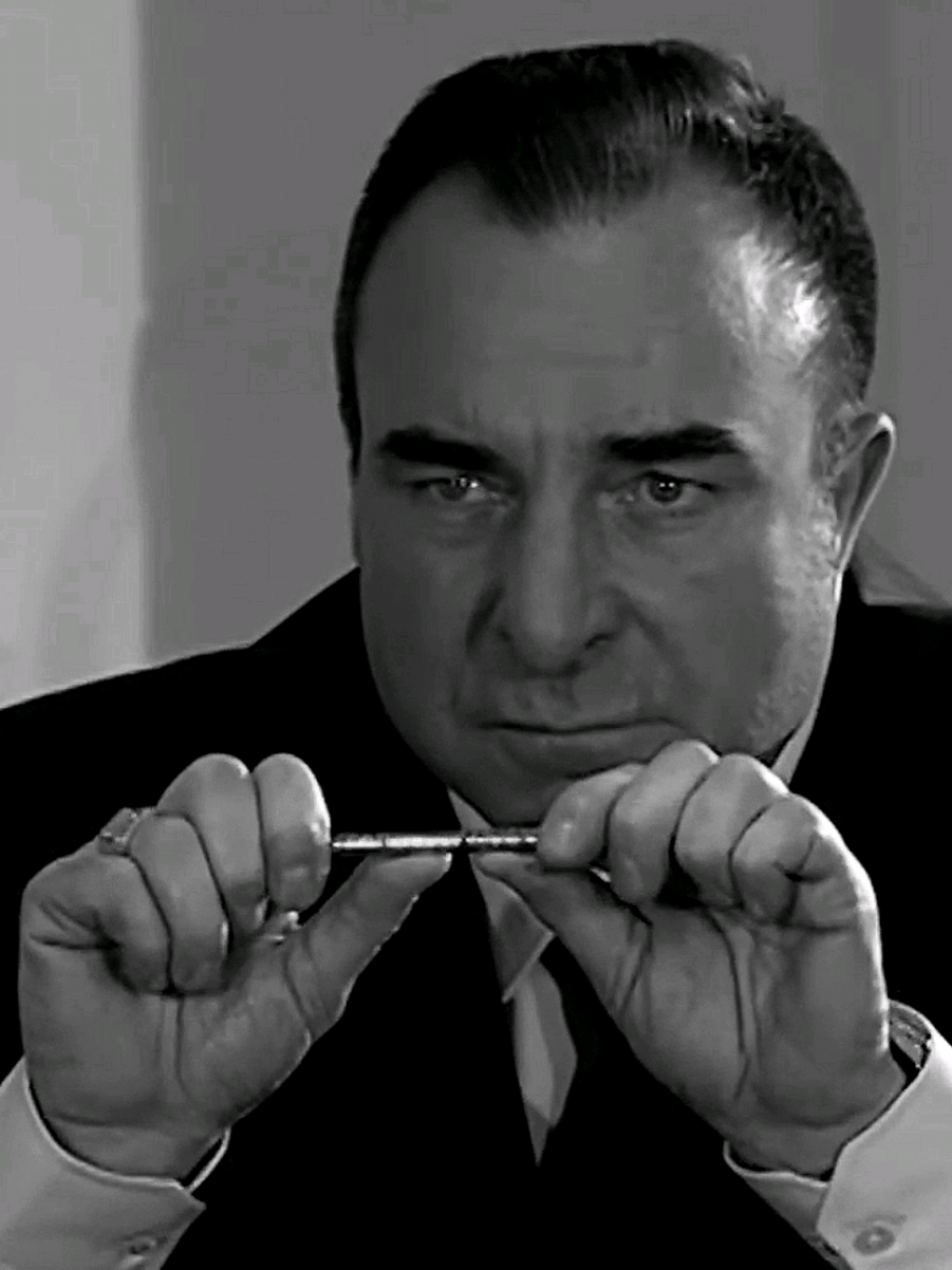 Mehmet Karahanlı Kılıç'a kim olduğunu hatırlatıyor. #kurtlarvadisi #efsane #konsey #baron #mehmetkarahanlı #kılıç #lazziya #dizifilmreplikleri #edit #dizi 