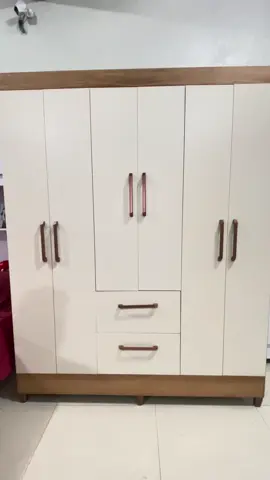 OFERTA DE SALDÃO 💙🥳 Na Larissa Móveis, seu quarto ganha outro brilho! Guarda-Roupa Star: 6 portas, 2 gavetas e muito mais. 💳 Só 12x de R$ 87,99 no cartão de crédito! #LarissaMóveis #GuardaRoupaStar #TransformeSeuEspaço #OfertasIncríveis #DecoraçãoComEstilo #MóveisComQualidade 