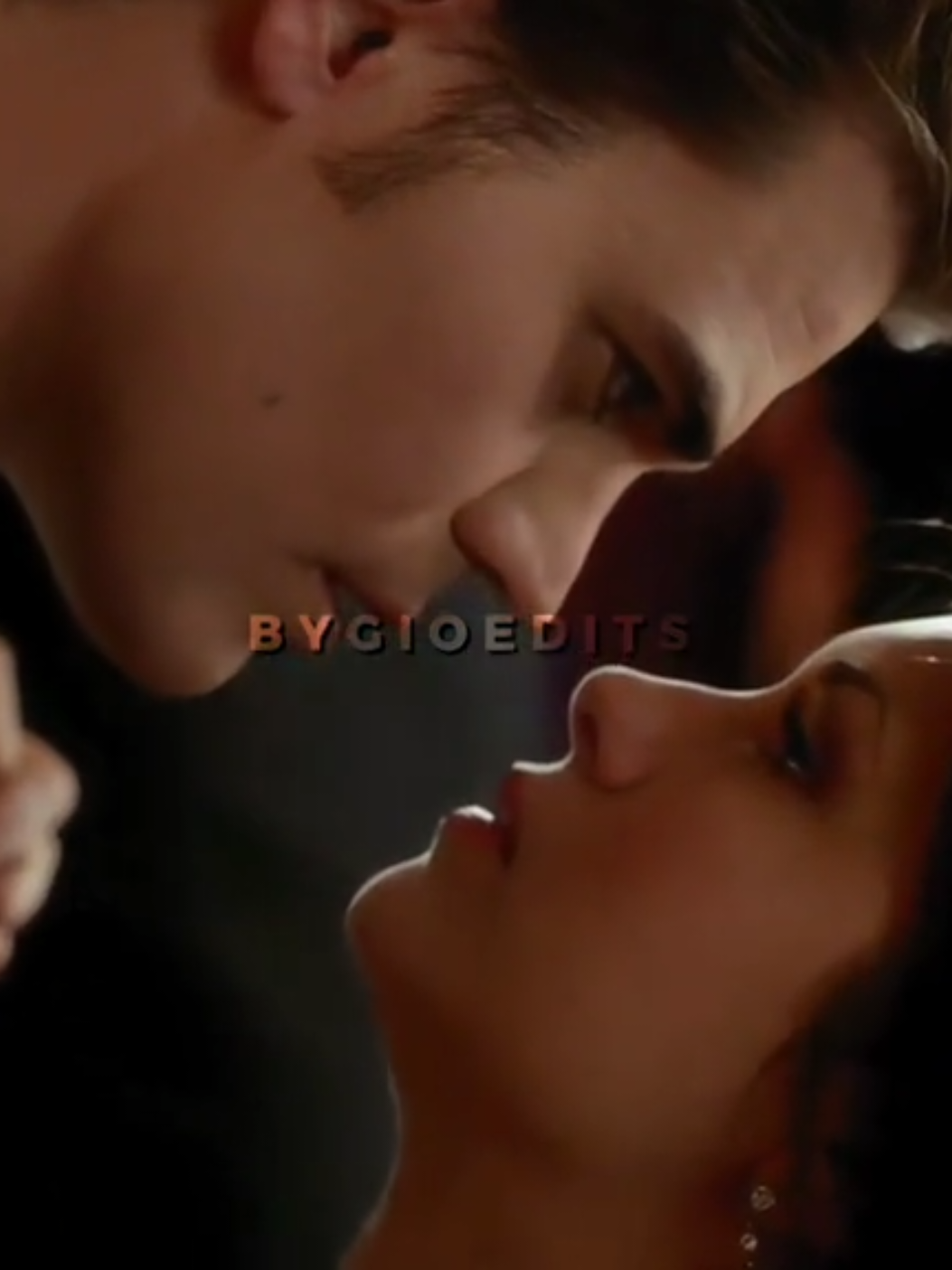 a Elena quase ligou a humanidade dela aqui. . . . . . #thevampirediaries #thevampirediariesedit #tvd #tvduniverse #tvdedits #elenagilbert #elena #stefansalvatore #stefan #stelena #stelenaedit #ninadobrev #paulwesley #dobresley #edit #edits #cena #fy #fyp 