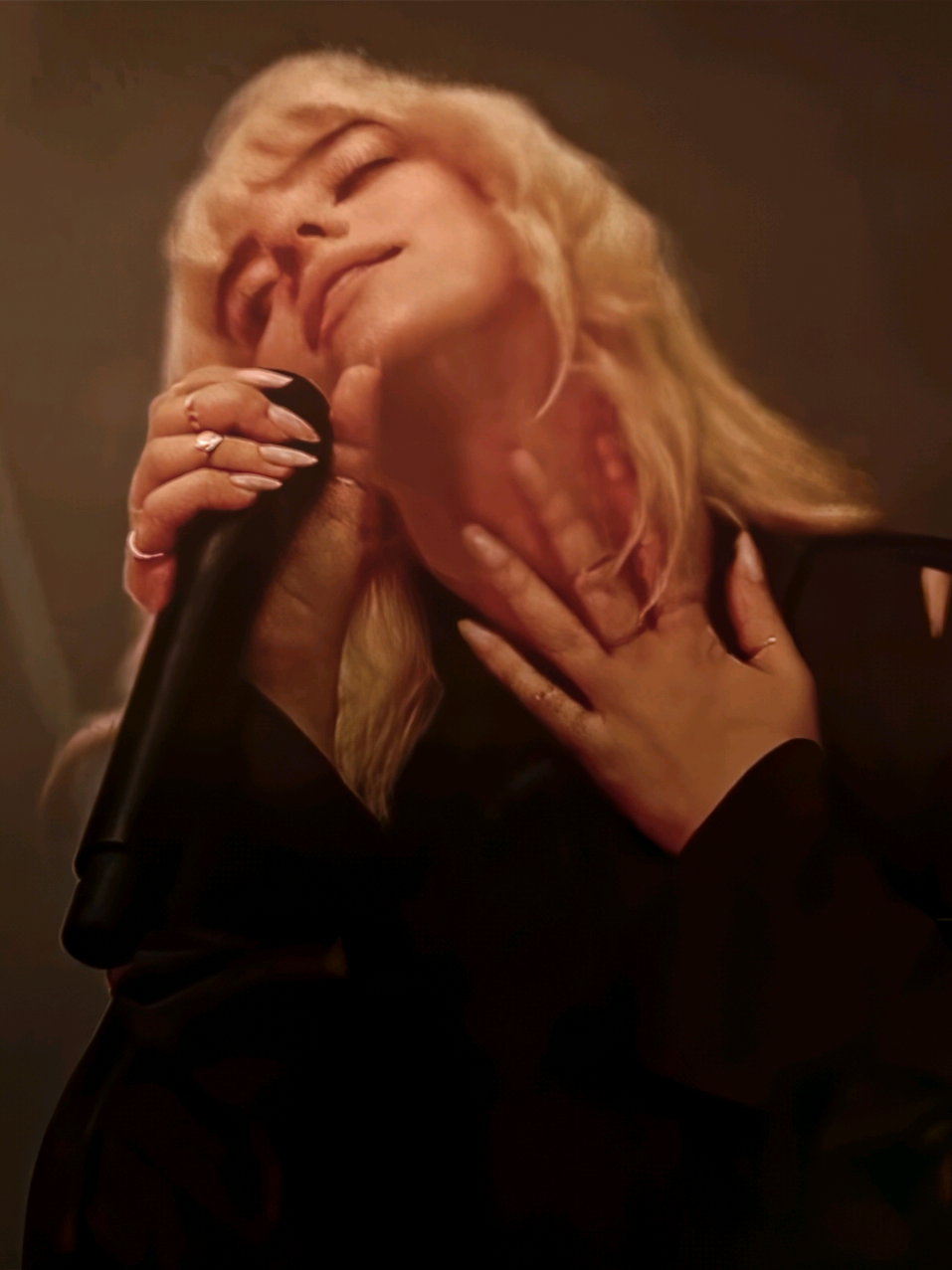 i luv it ► ib/ac @𝐌𝐀𝐍𝐍𝐘™  >> scp mine (payhip) ► quality/topaz by me (payhip) >> @BILLIE EILISH  ► cc made by me ('crystallized' cc) >> effects by me ('overbills effects pack #2) #billieeilish #iloveyou #aftereffects #edit #viral