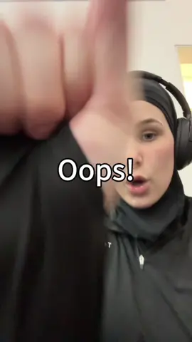 Did you go to the gym today? 👀  If not, join our discord community that’ll help you be more consistent inshaallah 🥰 link in bio!  #muslimah #hijabi #modestactivewear 