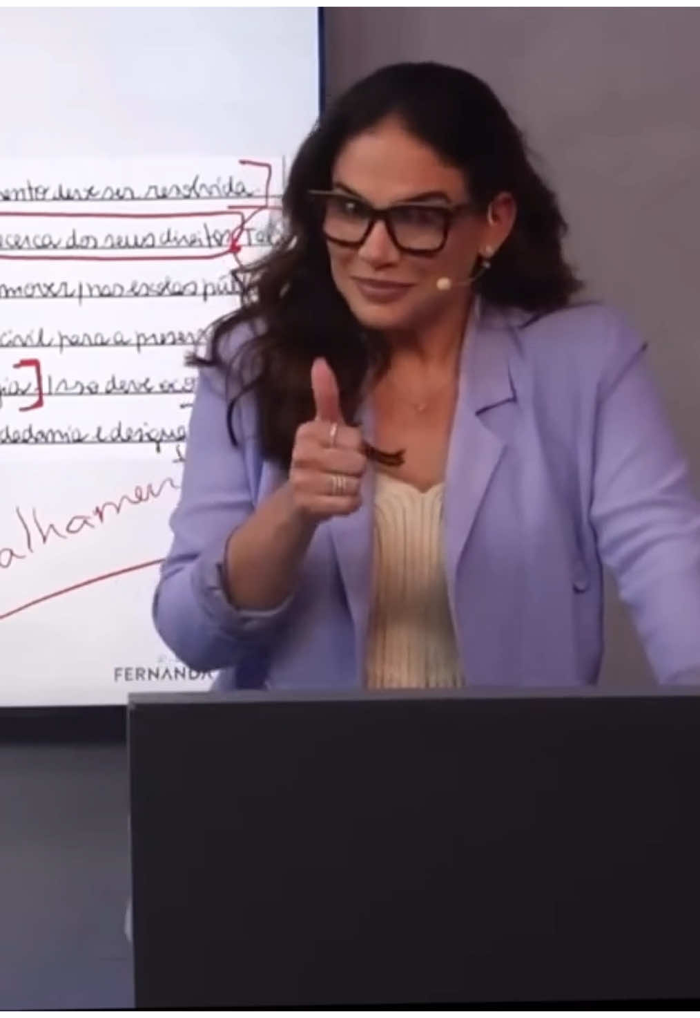 Me contaram que andei viralizando por aí e que até @anitta me notou e me chamou de “Diva”!!!  É isso mesmoooo? 👀 #fernandapessoa #redacaoenem #educacao 