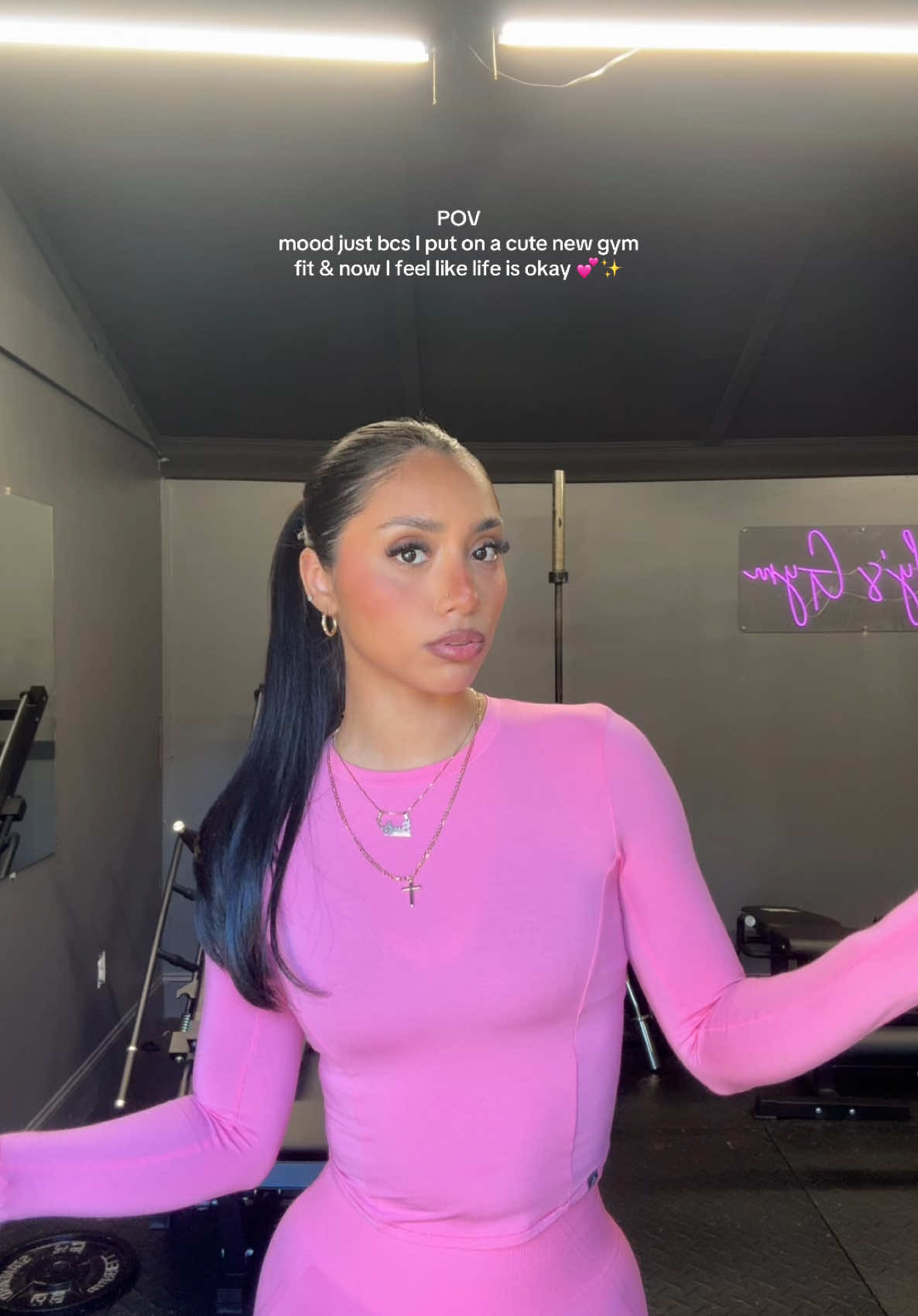 Who is sheeee 🤭💅🏽 fit from @Oner Active dc SULY #fyp #gymoutfit #gymmotivation #workoutmotivation #outfitinspo #pink #girly #gymhumor 