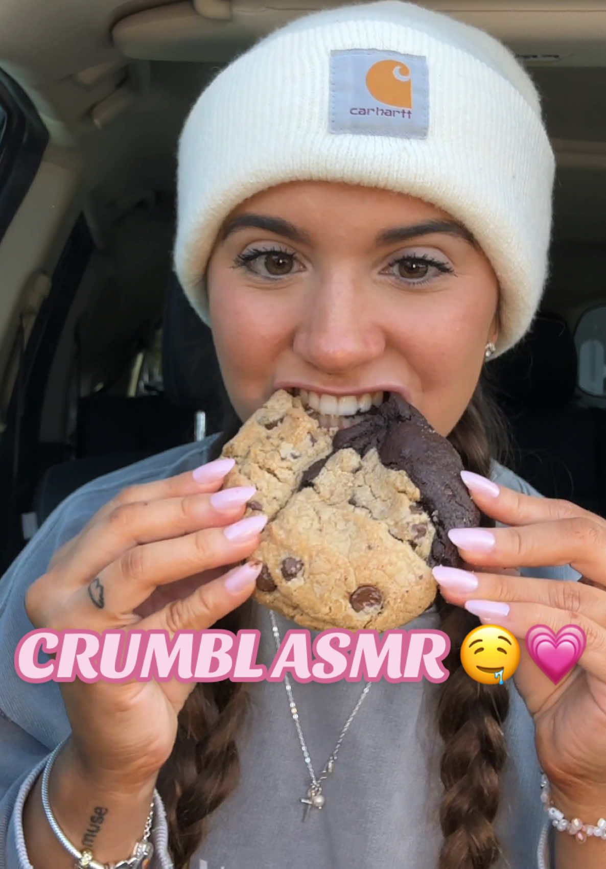 Crumbl cookie ASMR 🤤🤎🍪 @Crumbl #crumblecookie #crumblecookiereview #crumbl #silentreview #review #foodreview #cookoereview #eating #asmr #eatingasmr #eatingsounds 
