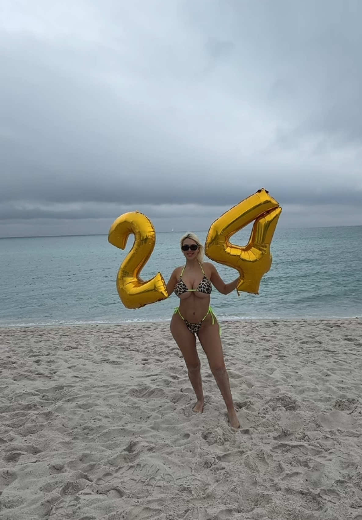 24🎂😍🎀 