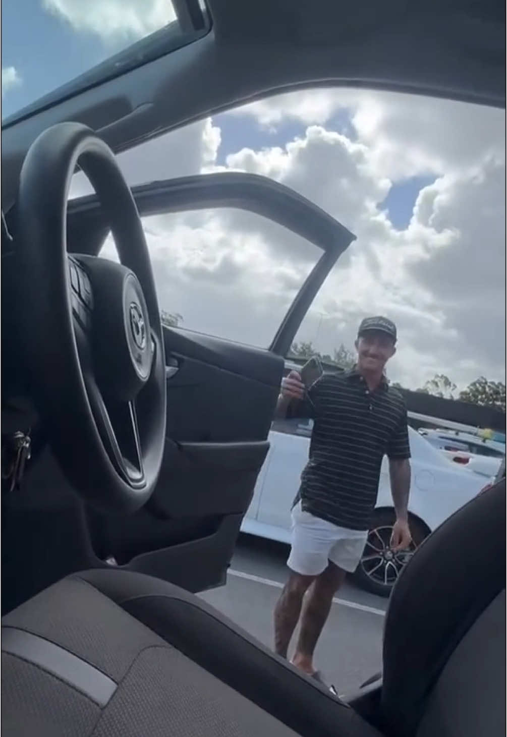 Honk if yer feeling a bit cheeky 🪿🪿🪿 #sillygooseszn #weouthere #honkin #thatonekent (IG: etthanflettcher) 