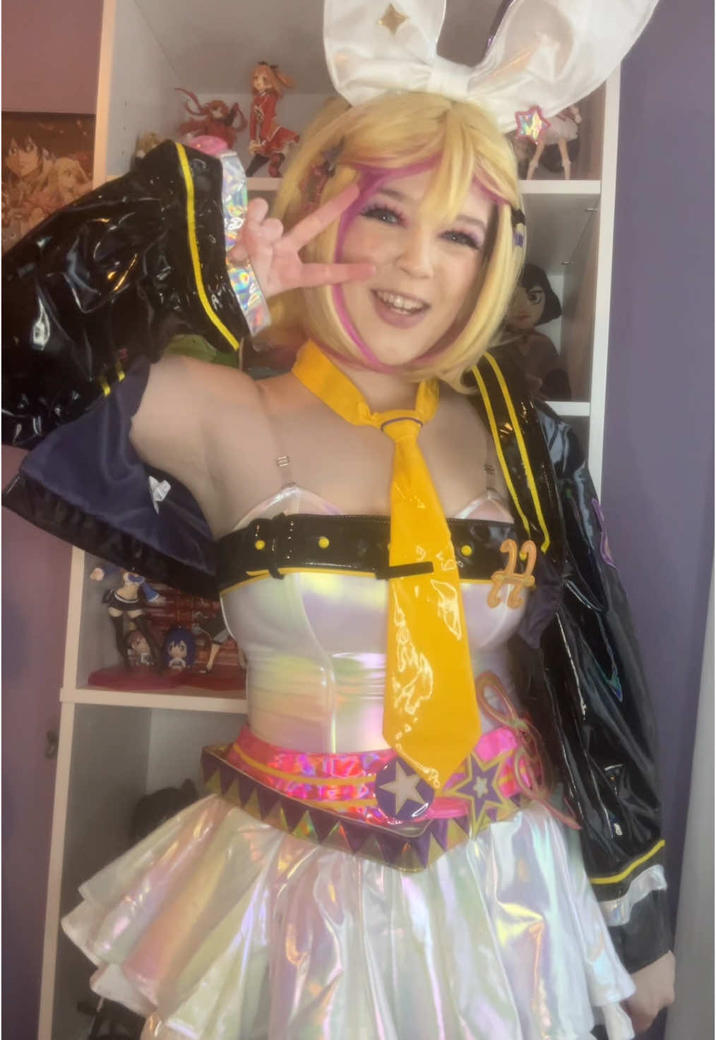 muse dash~ 🩷✨💜🎤 first cosplay of 2025!! #rinkagamine #vocaloidcosplay #rincosplay #rinkagaminecosplay #vocaloidcosplay #musedash #musedashcosplay 