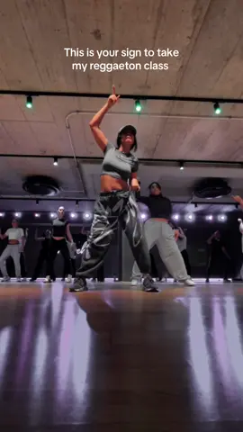 #dtmf auf die 1 💜✨  Montags at riddimdanceschool  #badbunny #dancer #dancechallenge #danceclass #reggaeton #gym #GymTok #motivation #reichtjetzt 