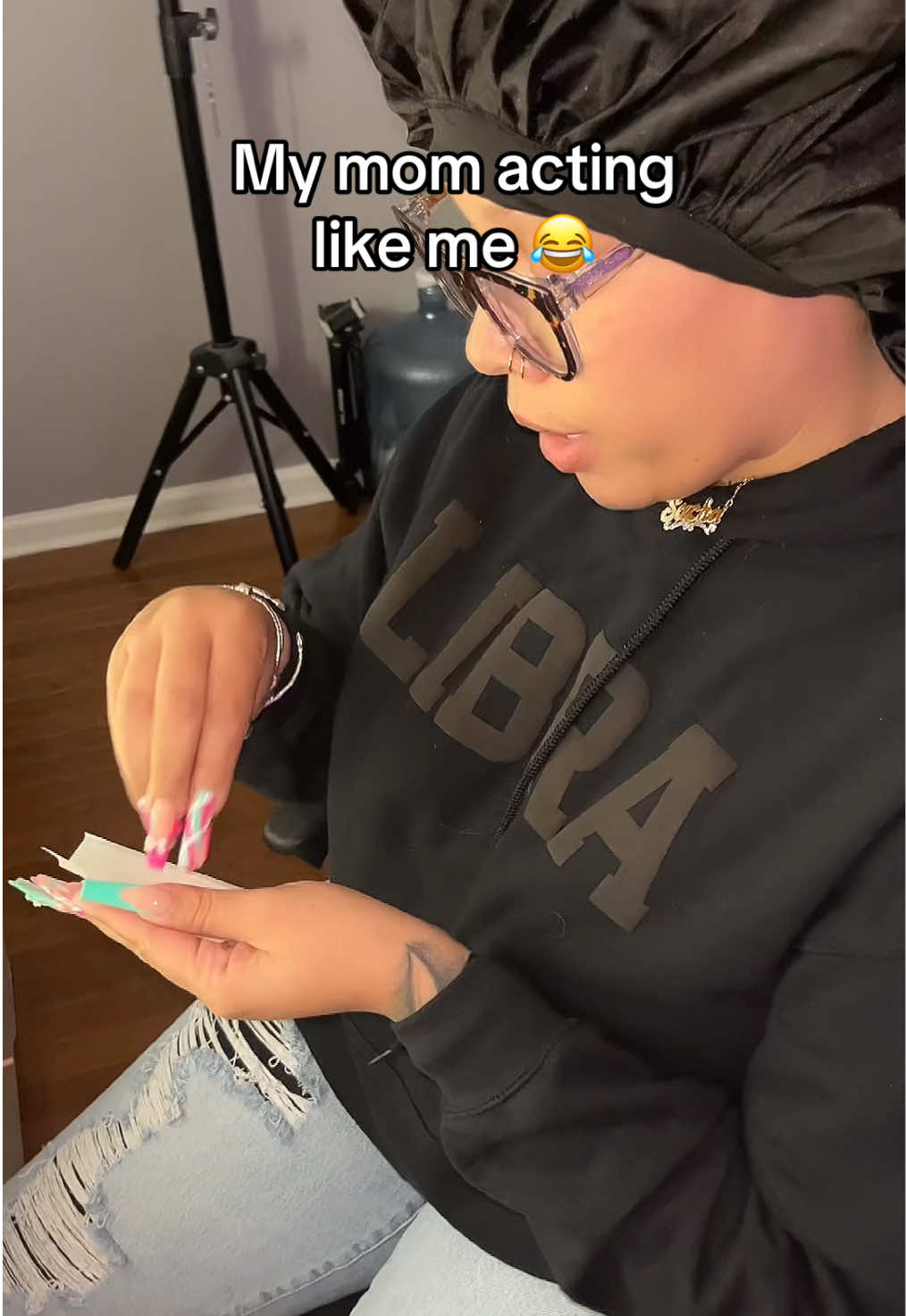 She did her BIG ONEEE😂😂😂 • #momanddaughter #momanddaughter #foryoupage #fypage #trending #trendingvideo #viraltiktok #viral #funnyvideo #dadollsamira2 
