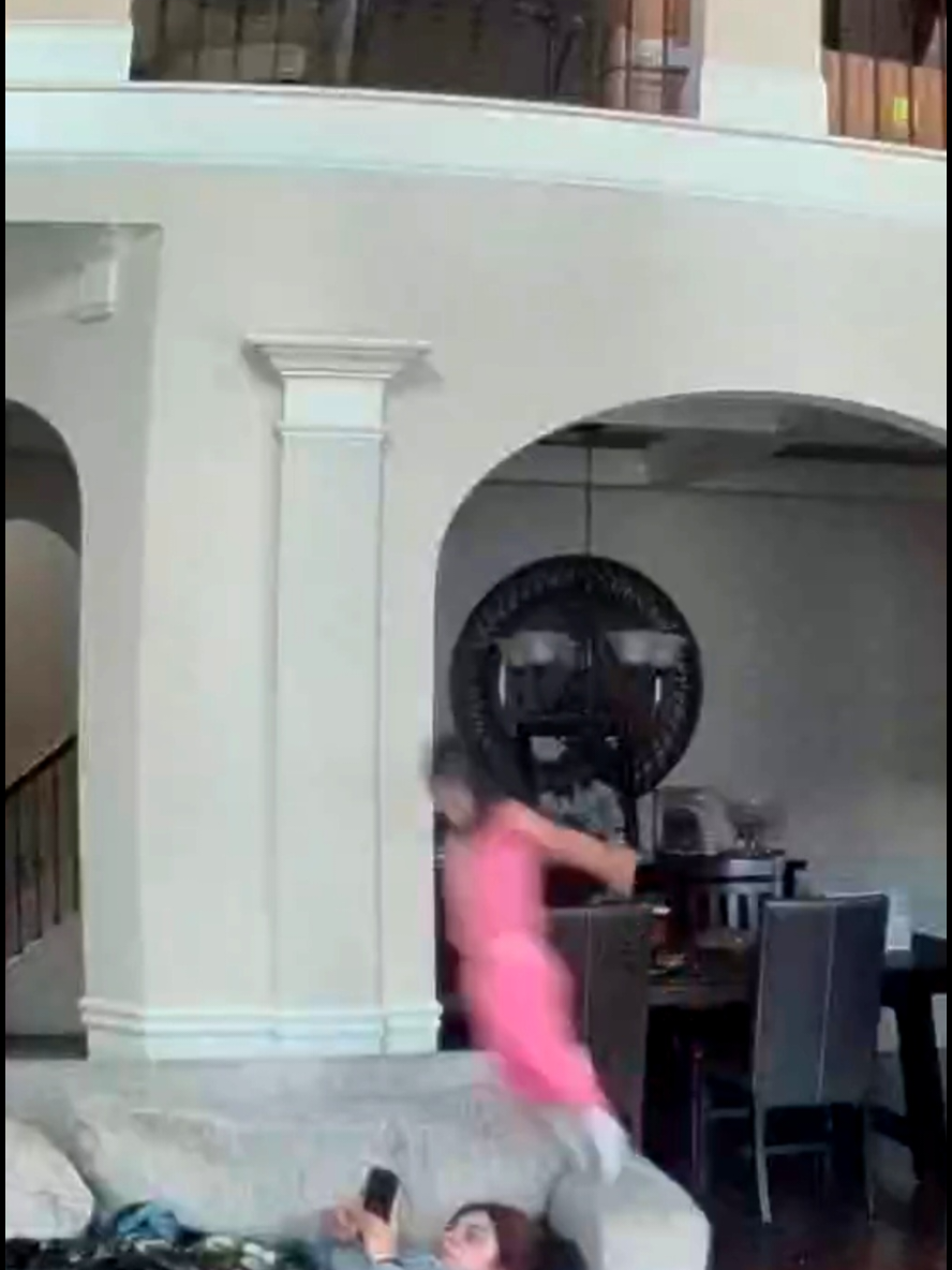 @Lilyluwho My 25 year old with 2 years old🥰 One less sitter🤣#funny #tikTok #fyp #viral #parati #tikTok #funny #baby #tok #tik #babytiktok ##toddlersoftiktok #toddlermom #sisters 