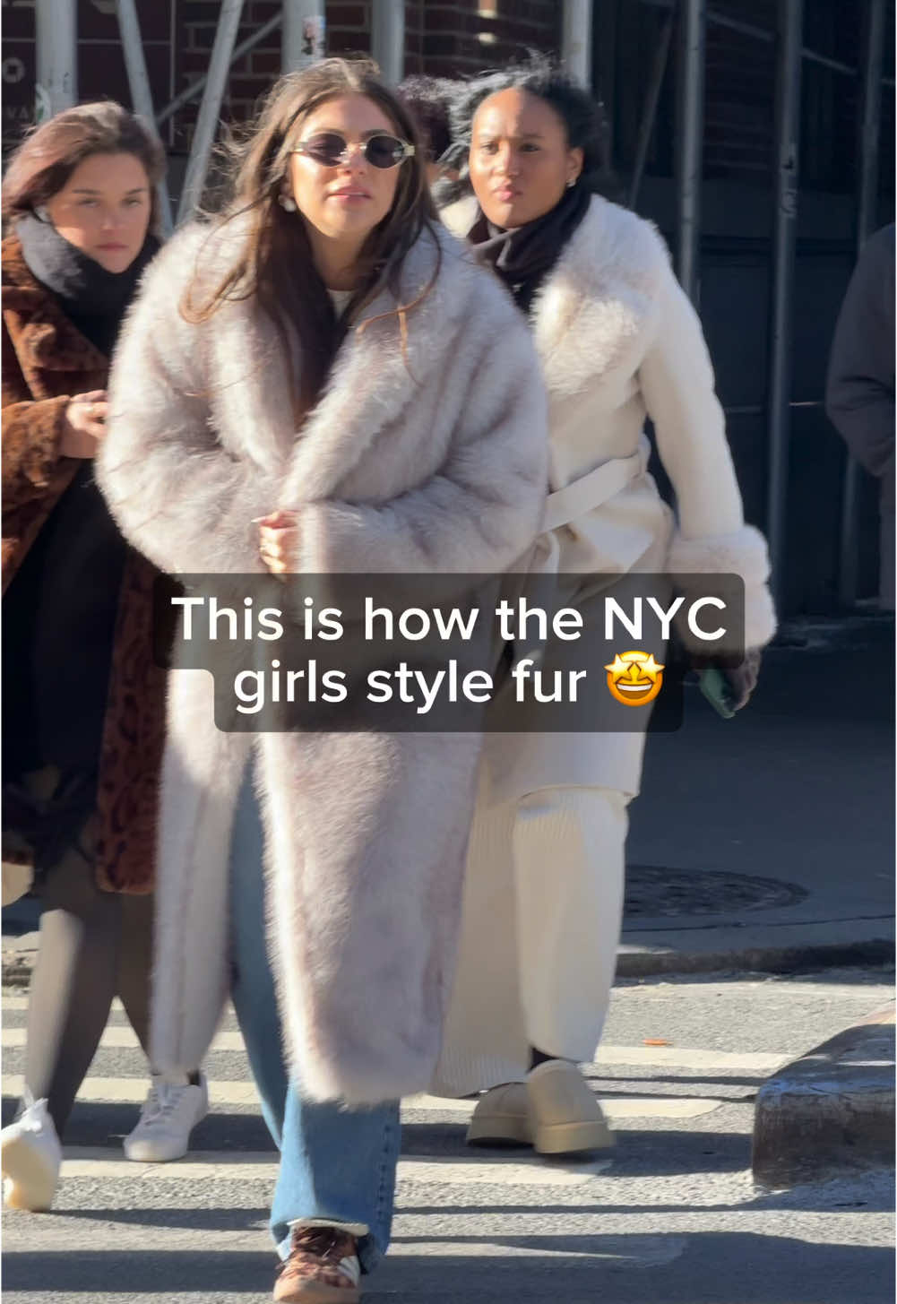 Fur continues to take over NYC! 🤩 #OOTD #fur #coat #jacket #StreetStyle #outfit 