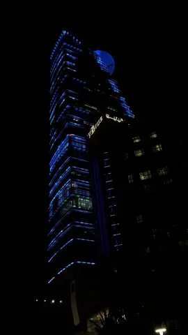 ليه بتقرر في لحظة تسيبني وتفارق لا ماتخبيش عينيك عني وكلمني بلاش توجعني وتحسسني مش فارق طب أعمل أيه في بُعدك عني فهمني هتسيب وتبعد عني رايح فين حبيبي ده احنا ...💙.🕊️