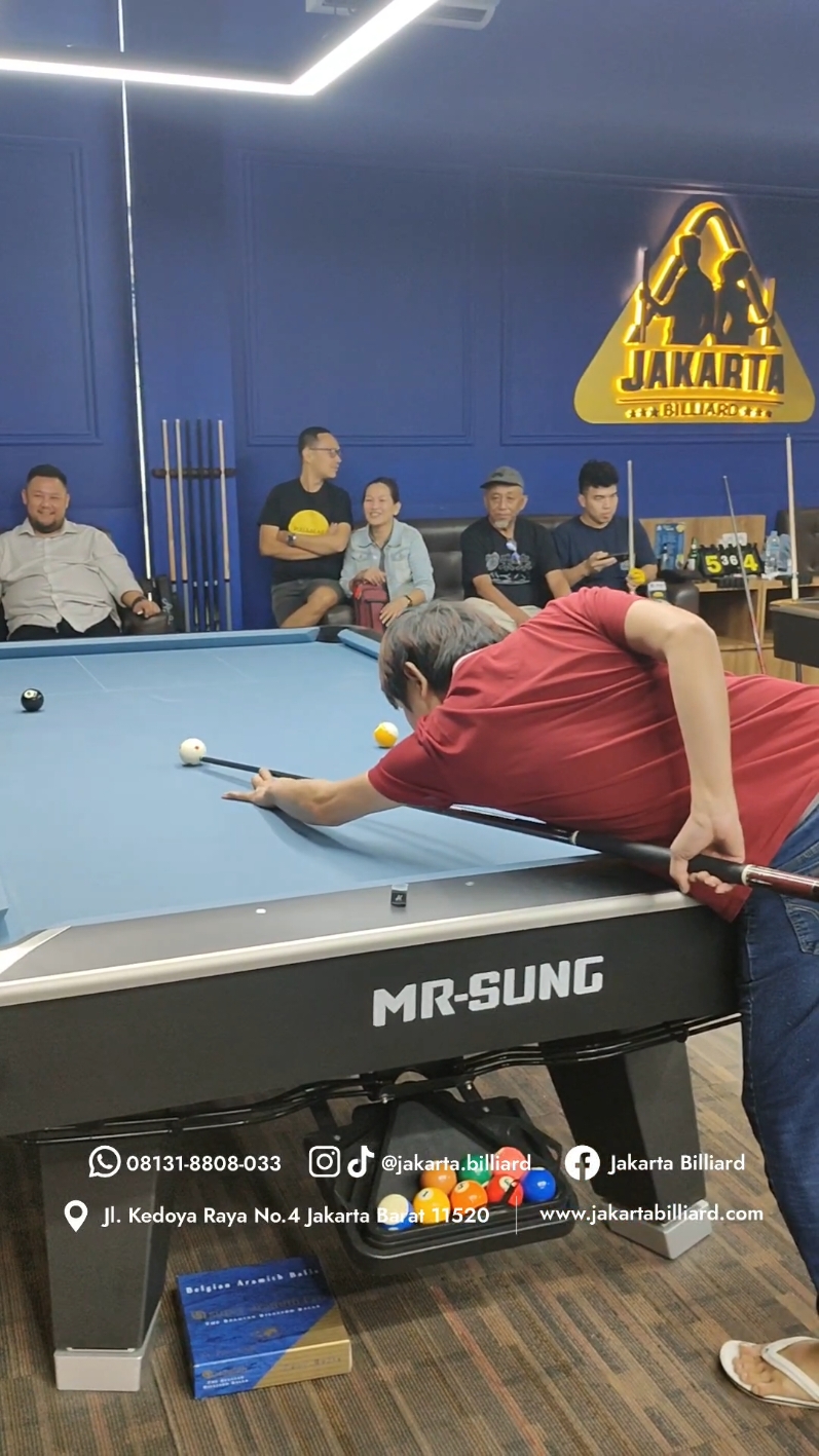Ada yang main billiardnya kayak gini??? 😄😁 #jakartabilliard #jakbil #billiardindonesia #turnamenbilliard #billiardjakarta #billiardschallenge #billiard #billiardjakarta #billiardjakbar #jualbelistikbilliard 