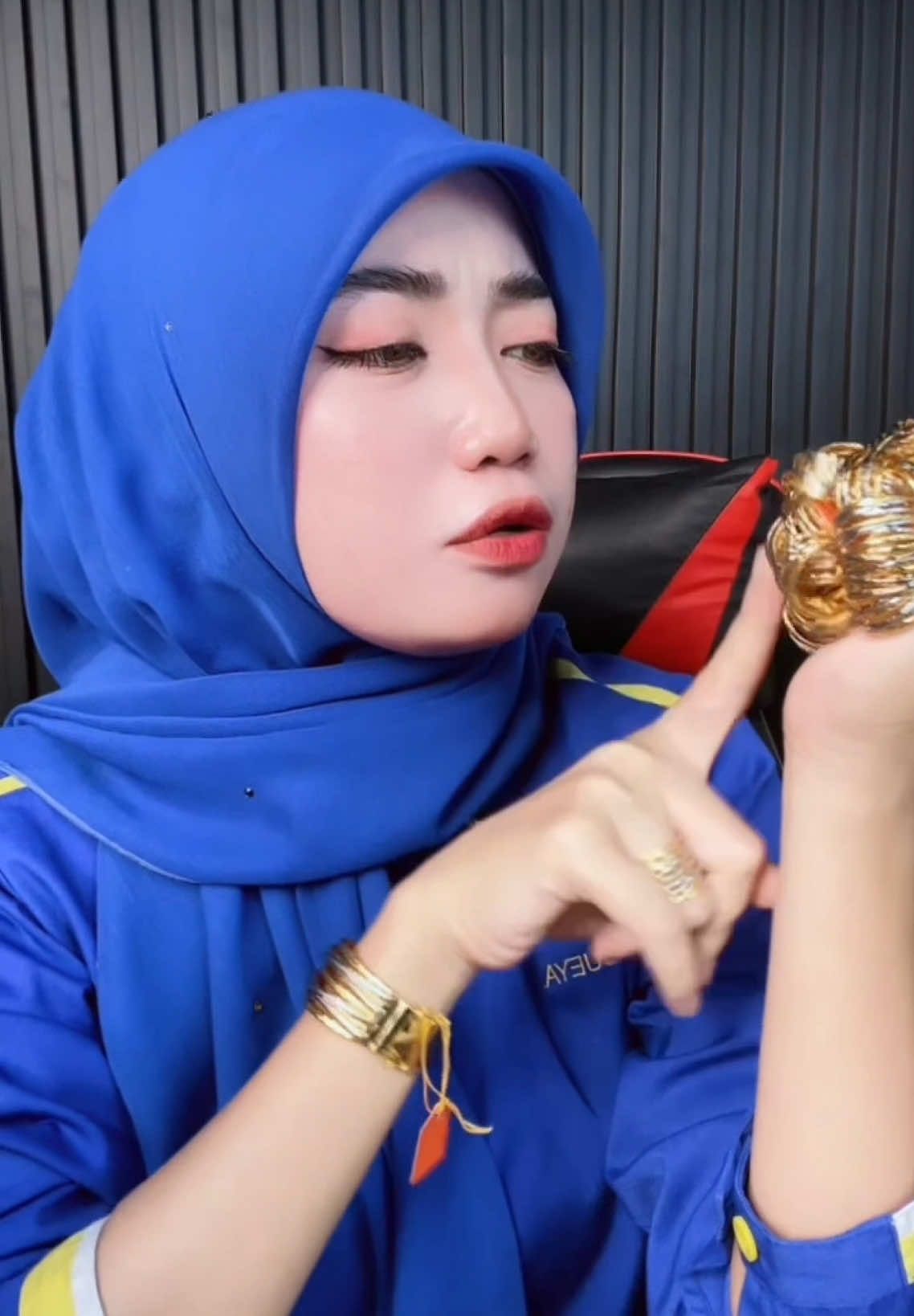 Ngepek jah kijoan moklah ni 😠 #mirajewel #mirajewellery #mirajewelleryemasindo #mirajewellers 